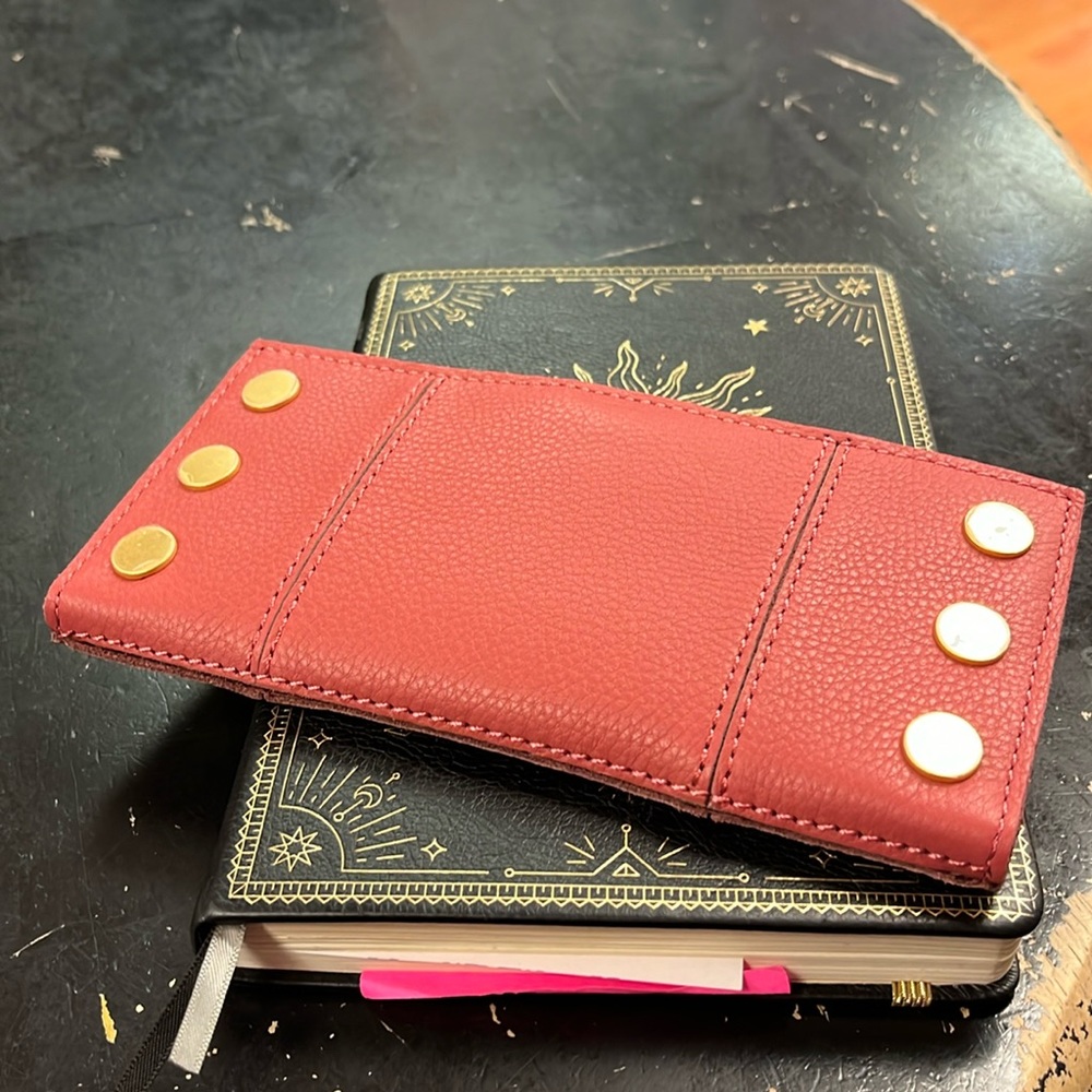 Hammitts 110 North in Rouge Pink